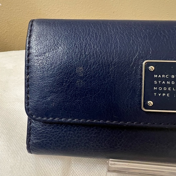 Marc Jacobs Dark Navy Leather Wallet EUC - Picture 11 of 12